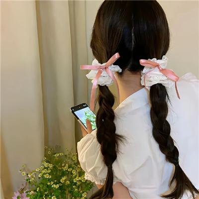 看她轻轻的飞起